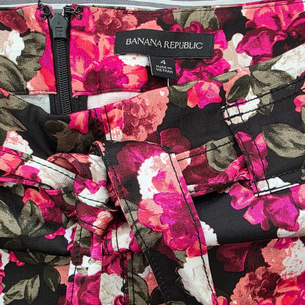 Brand New Banana Republic Women's Pencil Skirt, Floral, Size 4 - Picture 4 of 7